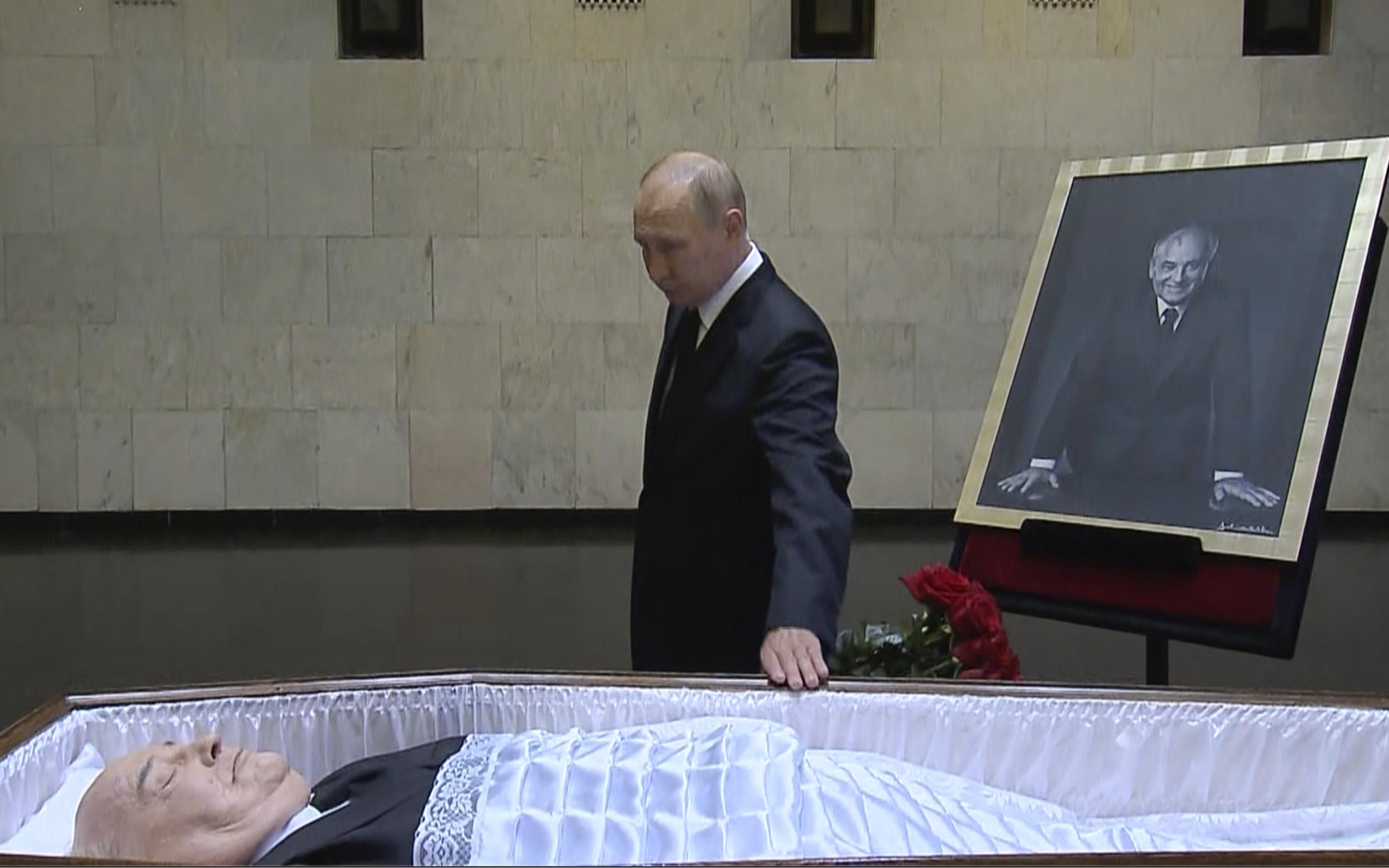 Путин отдал последний долг Горбачеву, но на похороны не пришел