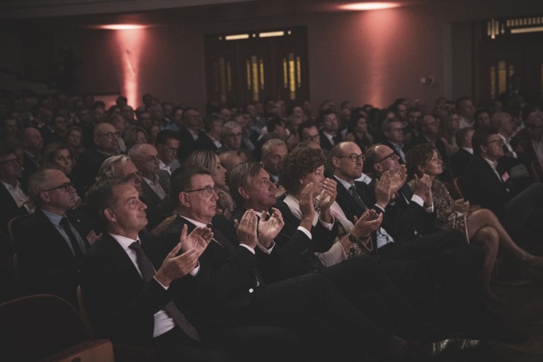 De Wever tempert verwachtingen Vlaamse ondernemers op Voka-debat