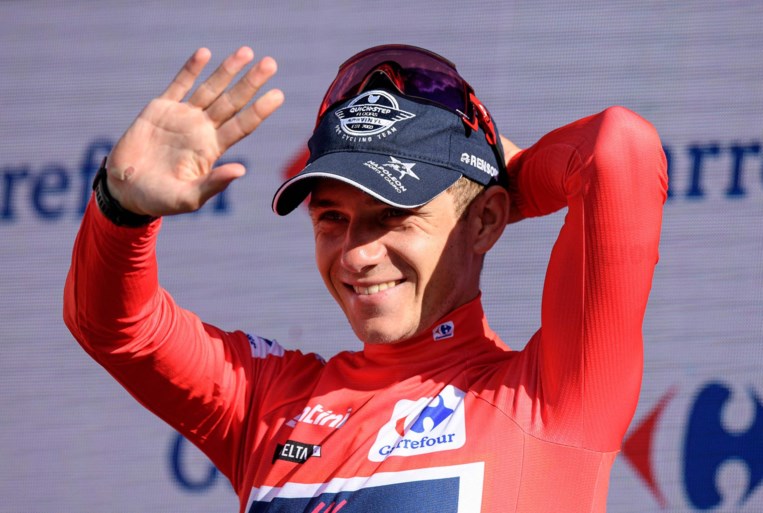 Remco Evenepoel voelt na historische Vuelta-zege ‘enorme druk van zijn schouders vallen’