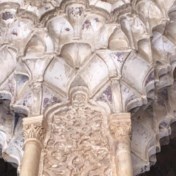 ‘Goudroest’ geeft paarse toets aan Alhambra