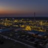 De Duitse regering plaatst de olieraffinaderij van Rosneft in Schwedt onder overheidscontrole. 