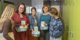 Leerkrachten in Veurne voorzien gratis menstruatiepakketten op school