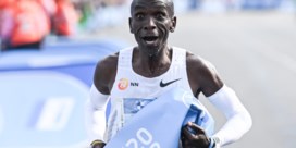 Kipchoge verbluft met nieuw wereldrecord marathon