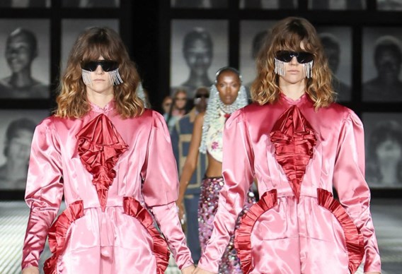 Belgische tweelingzussen samen op catwalk voor Gucci