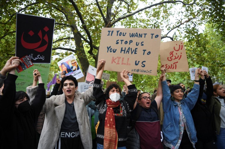 In beeld | Iraans protest verspreidt zich over rest van de wereld