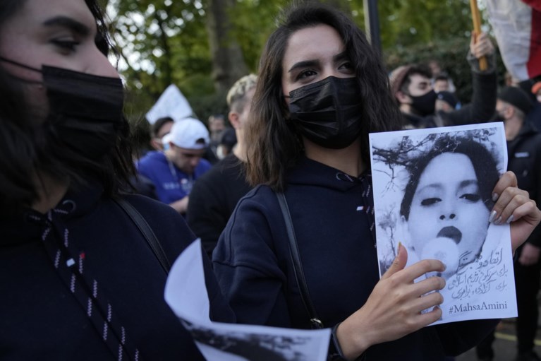 In beeld | Iraans protest verspreidt zich over rest van de wereld