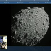 Ruimtesonde Nasa slaat volgens plan in op asteroïde, maar is het meer dan een speldenprik?