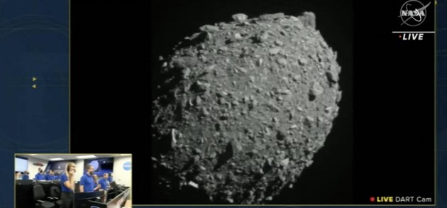 Nasa-sonde slaat volgens plan in op asteroïde, is het meer dan een speldenprik?