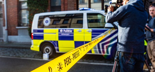 Dode bij huiszoeking tijdens onderzoek naar mogelijke rechts-extremistische aanslag
