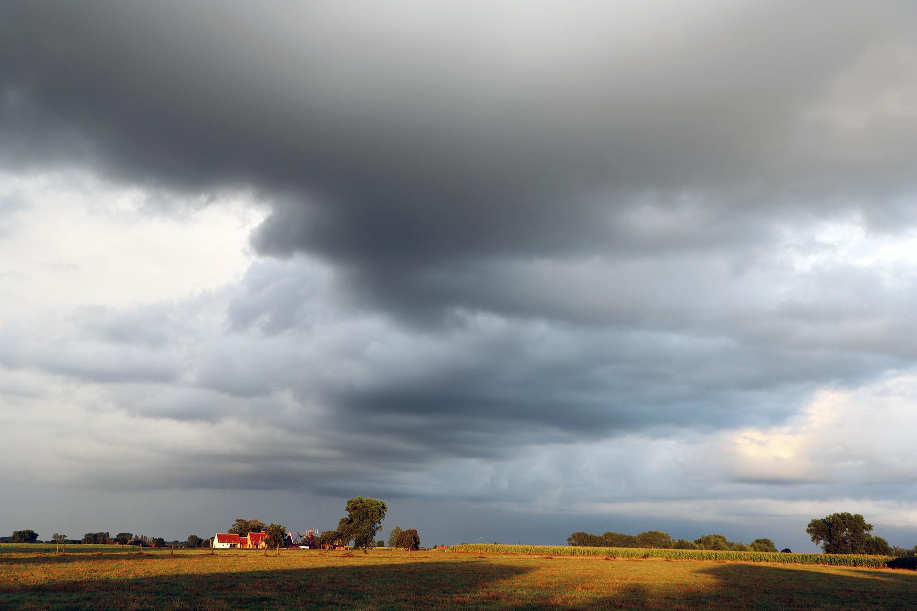 Dag Begint Droog Met Opklaringen, Later Opnieuw Buien | De Standaard