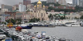 Russische haven barst uit haar voegen door stormloop op Japanse auto’s
