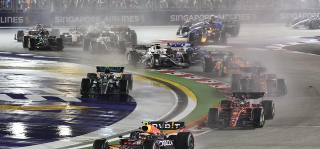 Pérez wint in Singapore, Verstappen nog geen wereldkampioen