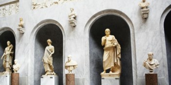Boze toerist vernielt beelden in Vaticaan ‘omdat hij paus niet kan zien’