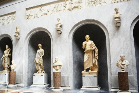 Boze toerist vernielt beelden in Vaticaanse Musea ‘omdat hij paus niet kan zien’
