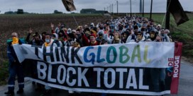 Klimaatactivisten blokkeren TotalEnergies in Feluy, ‘ooit ook de haven van Antwerpen’
