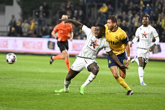 Cercle gaat met 2-1 voor de bijl dankzij ijzersterke Adingra