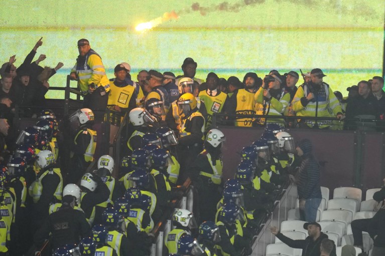 Elf Anderlecht-fans opgepakt na rellen in stadion West Ham, paars-wit moet forse boete vrezen