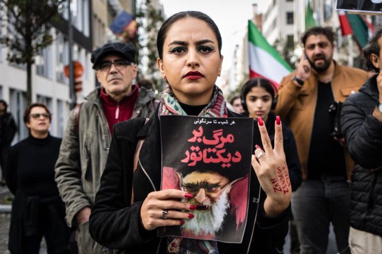 Iraanse diaspora trekt opnieuw de Brusselse straten op: ‘Ik was apolitiek, nu ben ik burgeractiviste’