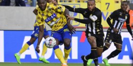 STVV wipt over Charleroi in de stand na simpele overwinning op Stayen