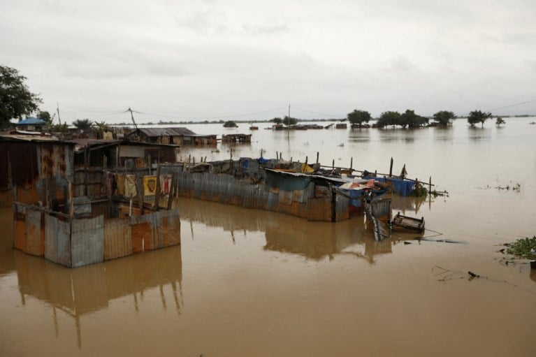 Al meer dan 600 doden door overstromingen in Nigeria
