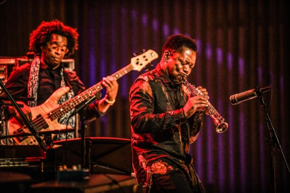 Ravi Coltrane eert vader en moeder