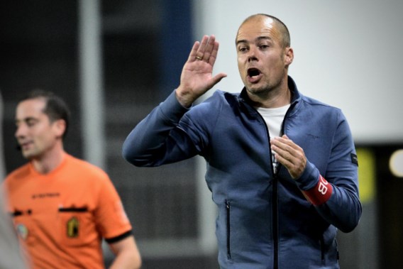 KV Mechelen stuurt Danny Buijs de laan uit, Steven Defour neemt over