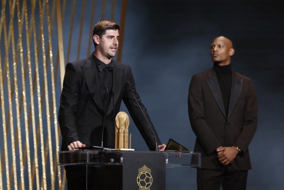 Thibaut Courtois verkozen tot beste doelman ter wereld, hoofdprijs voor ploegmaat Karim Benzema