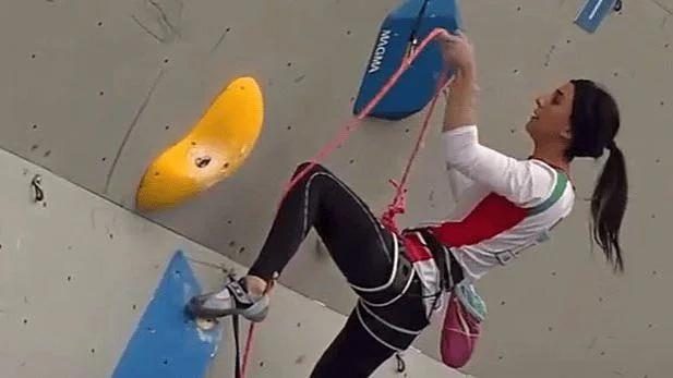 Иранская альпинистка «потеряла чадру» во время турнира