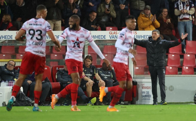 Anderlecht blijft in crisis: paars-wit gaat onderuit tegen Zulte Waregem
