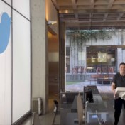 Elon Musk bezoekt hoofdkwartier Twitter en noemt zichzelf ‘Chief Twit’