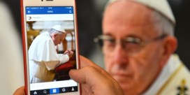 Paus Franciscus waarschuwt seminaristen: ‘Porno zet de deur open voor de duivel’