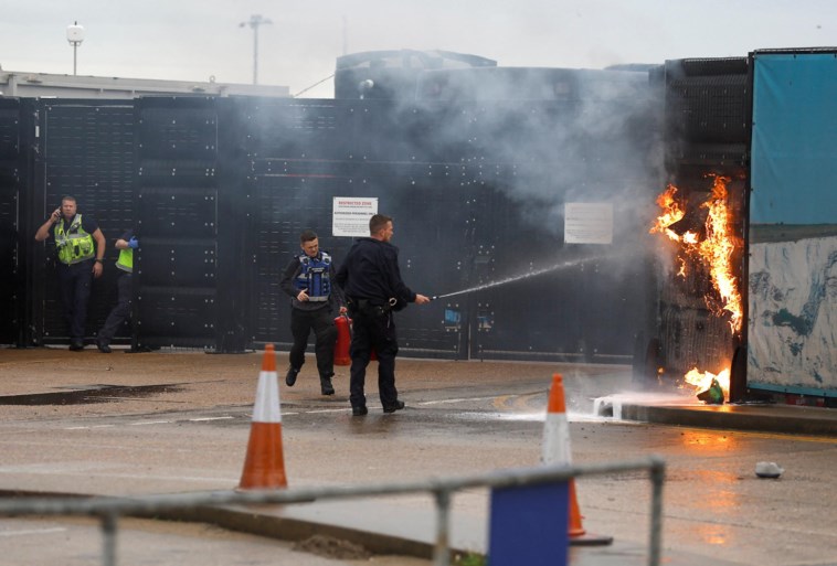 Brandbommen gegooid naar vluchtelingencentrum in Dover