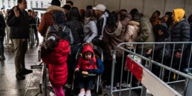 Vluchtelingenwerk Vlaanderen: ‘Minstens 100 mensen in familieverband slapen op straat’