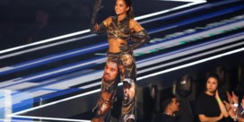 Israëlische popster Noa Kirel draagt outfit vol Kanye West, tegen Kanye West