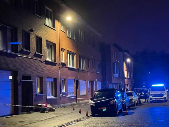 Woning beschoten in Wilrijk: meerdere kogelinslagen in voordeur en raam