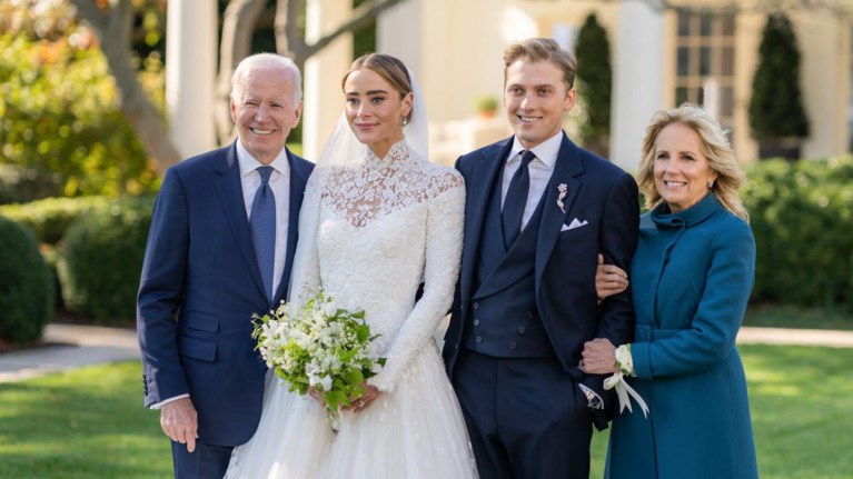 Biden viert tachtigste verjaardag in intieme kring, dag na trouwfeest kleindochter in Witte Huis