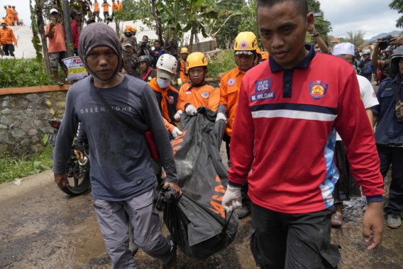 Al zeker 268 doden na aardbeving op Indonesisch eiland Java