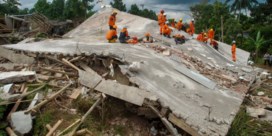 In Beeld | Aardbeving in Indonesië treft vooral schoolkinderen