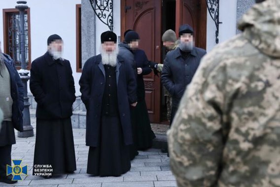 Oekraïense SBU valt binnen in Russisch-orthodox klooster in Kiev