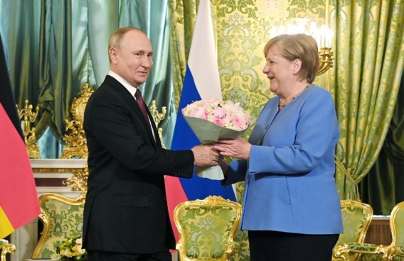 Merkel: ‘Ik had te weinig politieke macht om Poetin te beïnvloeden’ 