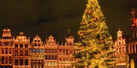 Brussel baadt opnieuw in de kerstsfeer: lichtjes op de Grote Markt aangestoken