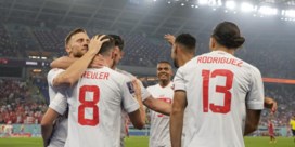 Zwitserland zet Servië opzij en mag naar achtste finales
