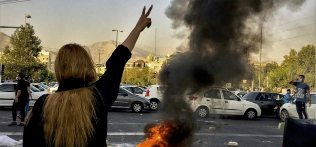 Iran belooft versoepelingen om volkswoede te sussen