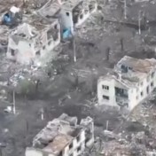 Dronebeelden tonen wat overblijft van dorp in Donbas