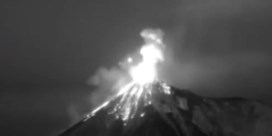 Camera legt nachtelijke uitbarsting vast van vulkaan Fuego in Guatemala