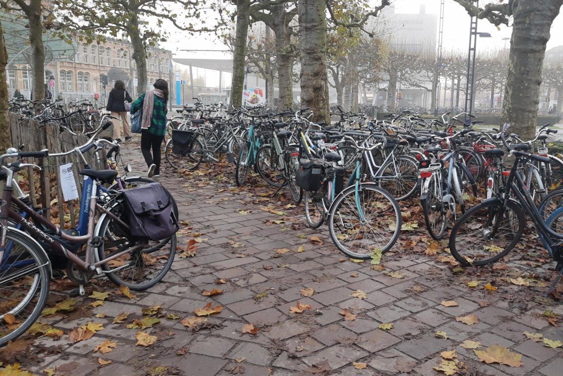 Platteland beest Behoort Meer fietsen dan stallingen aan station (Gent) | De Standaard Mobile