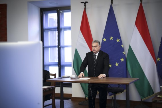 Orban gaat na ‘vernederende nacht’ door knieën om EU-geld te redden