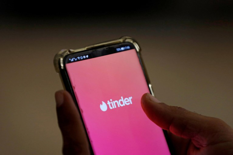 Van ongewenste dick pics tot chantage en verkrachting: datingapps zijn nog te onveilig