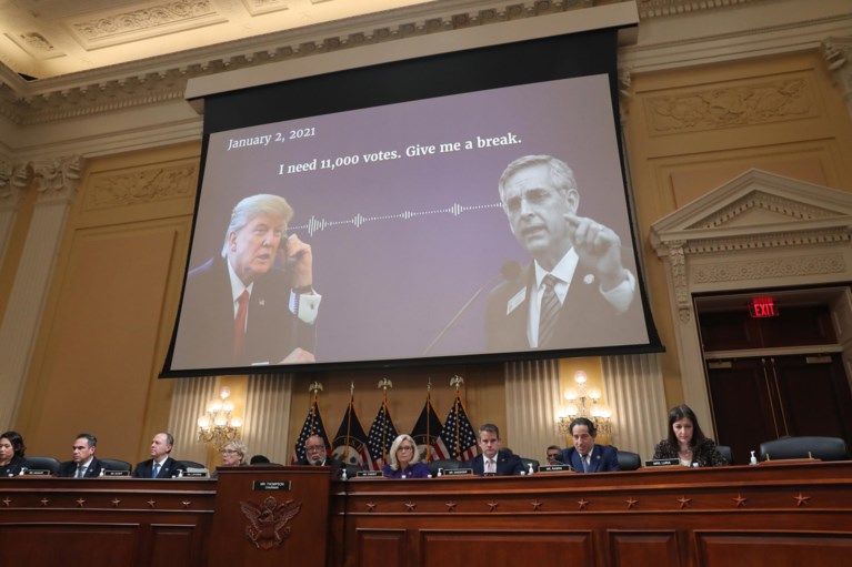 Capitoolcommissie vraagt om Trump voor vier aanklachten te vervolgen