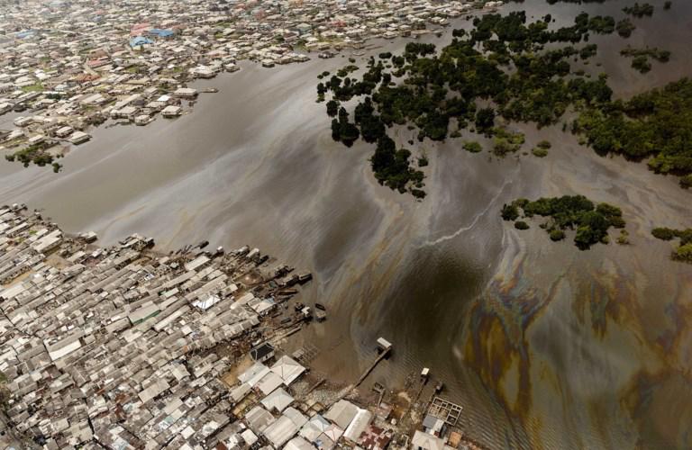Oil giant Shell pays fifteen million in compensation after the oil spill in Nigeria